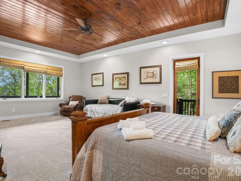 4968 Hickory Nut Gap Road, Banner Elk, NC 28604.  MLS# CAR4424631, YatesRealty ID 52234. 