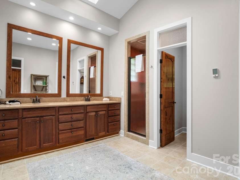 4968 Hickory Nut Gap Road, Banner Elk, NC 28604.  MLS# CAR4424631, YatesRealty ID 52234. 