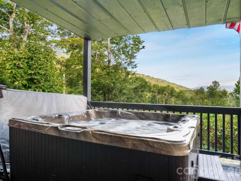 4968 Hickory Nut Gap Road, Banner Elk, NC 28604.  MLS# CAR4424631, YatesRealty ID 52234. 