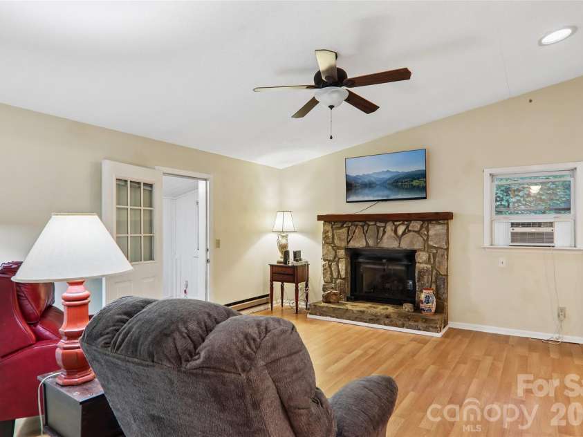64 Blue Jay Loop, Maggie Valley, NC 28751.  MLS# CAR4423749, YatesRealty ID 52235. 