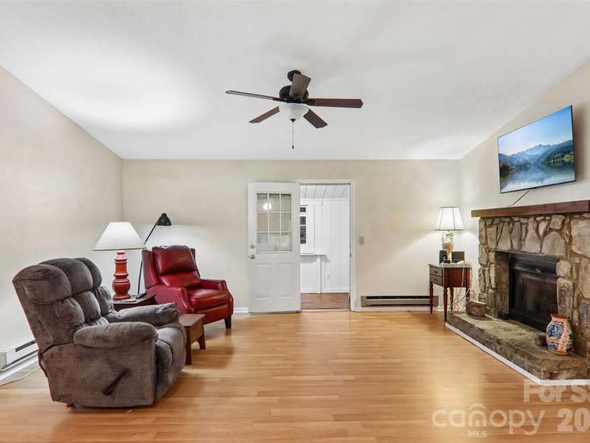 64 Blue Jay Loop, Maggie Valley, NC 28751.  MLS# CAR4423749, YatesRealty ID 52235. 