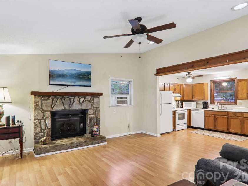 64 Blue Jay Loop, Maggie Valley, NC 28751.  MLS# CAR4423749, YatesRealty ID 52235. 