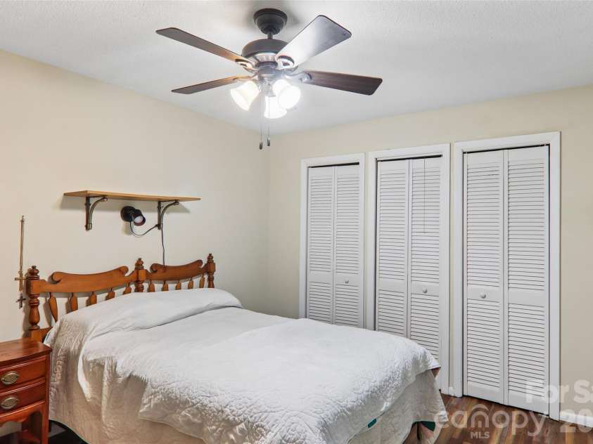 64 Blue Jay Loop, Maggie Valley, NC 28751.  MLS# CAR4423749, YatesRealty ID 52235. 