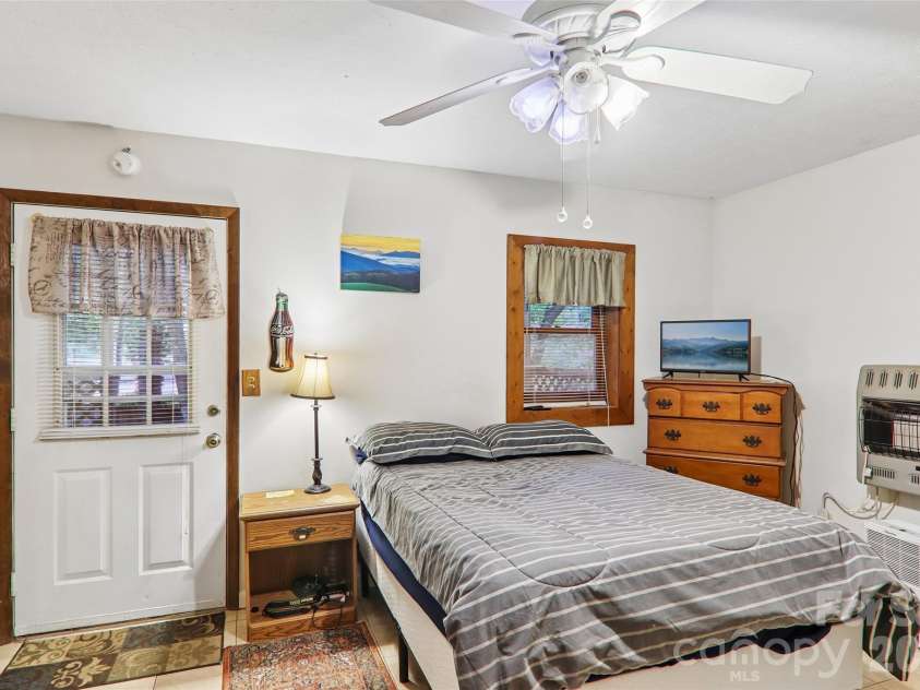 64 Blue Jay Loop, Maggie Valley, NC 28751.  MLS# CAR4423749, YatesRealty ID 52235. 