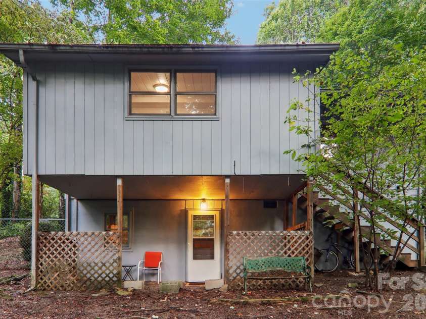 64 Blue Jay Loop, Maggie Valley, NC 28751.  MLS# CAR4423749, YatesRealty ID 52235. 