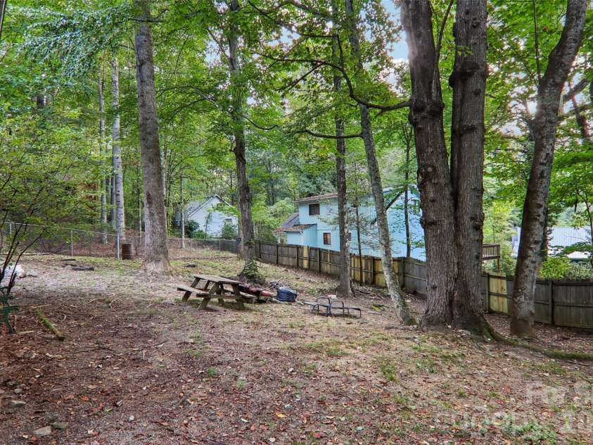 64 Blue Jay Loop, Maggie Valley, NC 28751.  MLS# CAR4423749, YatesRealty ID 52235. 