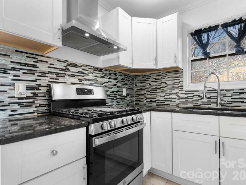 503 Herman Street, Newton, NC 28658.  MLS# CAR4340753, YatesRealty ID 5224. 