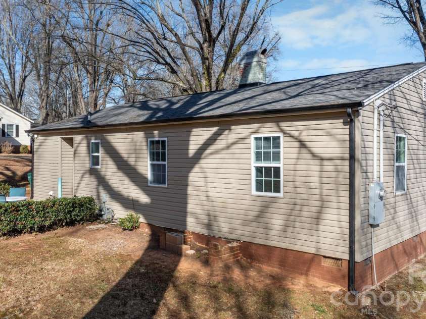 503 Herman Street, Newton, NC 28658.  MLS# CAR4340753, YatesRealty ID 5224. 