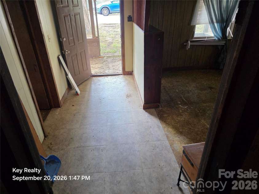 521 Davis Avenue, Newton, NC 28658.  MLS# CAR4425640, YatesRealty ID 52240. 