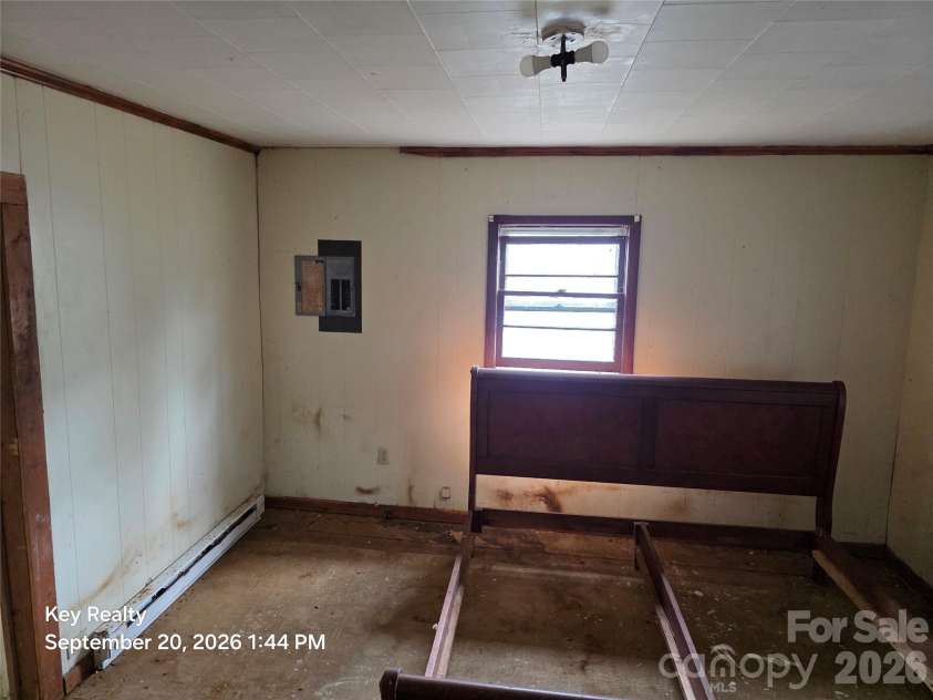 521 Davis Avenue, Newton, NC 28658.  MLS# CAR4425640, YatesRealty ID 52240. 
