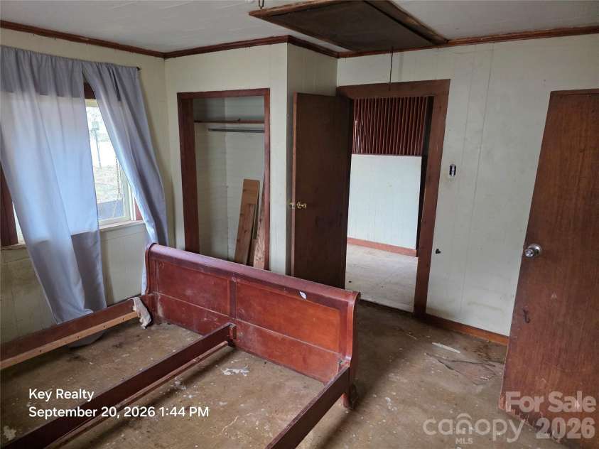 521 Davis Avenue, Newton, NC 28658.  MLS# CAR4425640, YatesRealty ID 52240. 