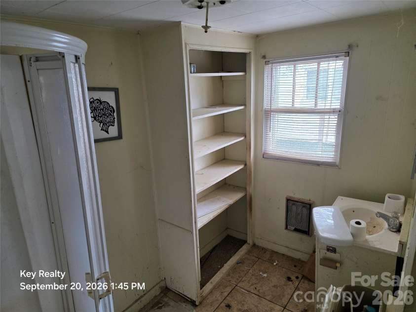 521 Davis Avenue, Newton, NC 28658.  MLS# CAR4425640, YatesRealty ID 52240. 