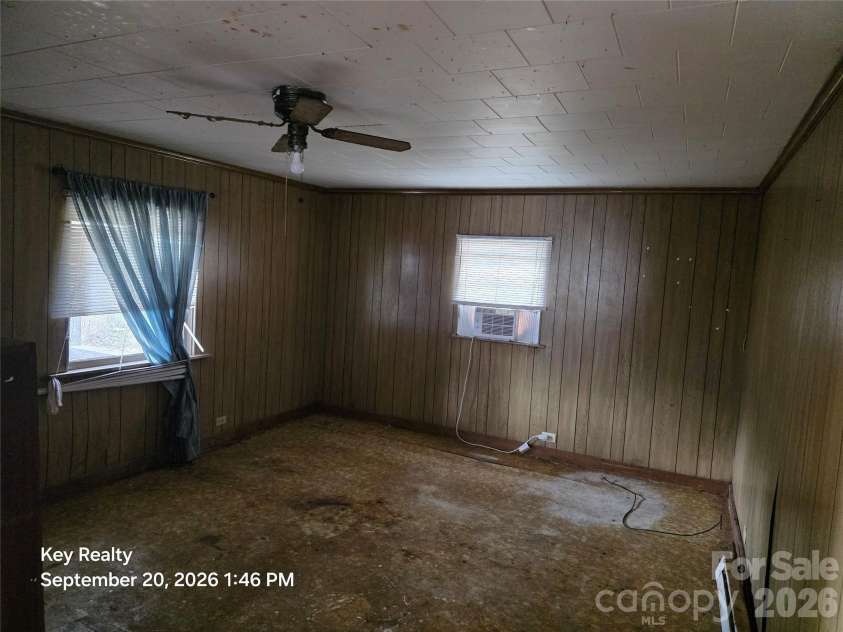 521 Davis Avenue, Newton, NC 28658.  MLS# CAR4425640, YatesRealty ID 52240. 