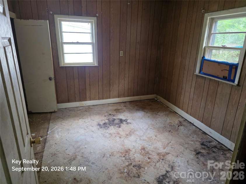 521 Davis Avenue, Newton, NC 28658.  MLS# CAR4425640, YatesRealty ID 52240. 