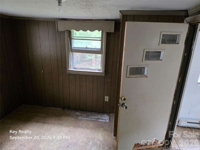 521 Davis Avenue, Newton, NC 28658.  MLS# CAR4425640, YatesRealty ID 52240. 