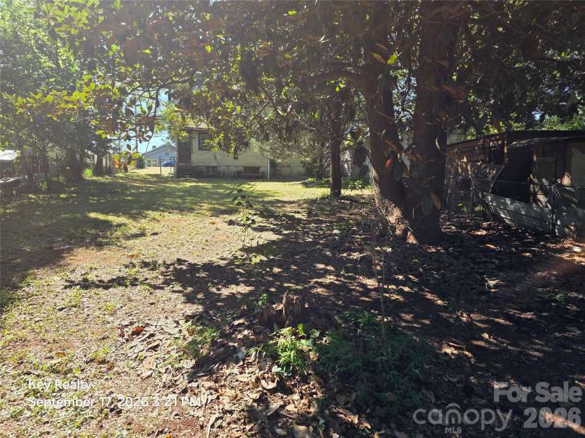 521 Davis Avenue, Newton, NC 28658.  MLS# CAR4425640, YatesRealty ID 52240. 