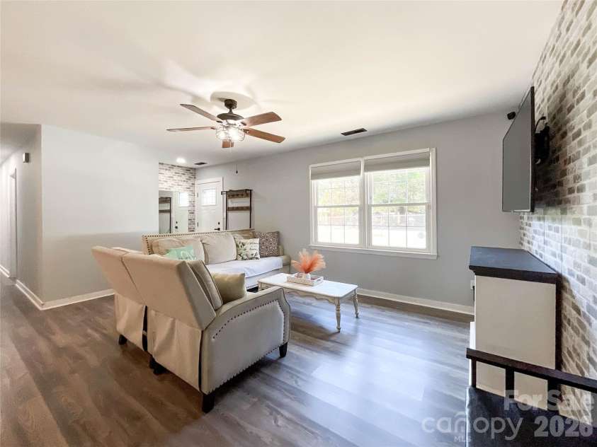 412 Secrest Avenue, Monroe, NC 28110.  MLS# CAR4426325, YatesRealty ID 52244. 