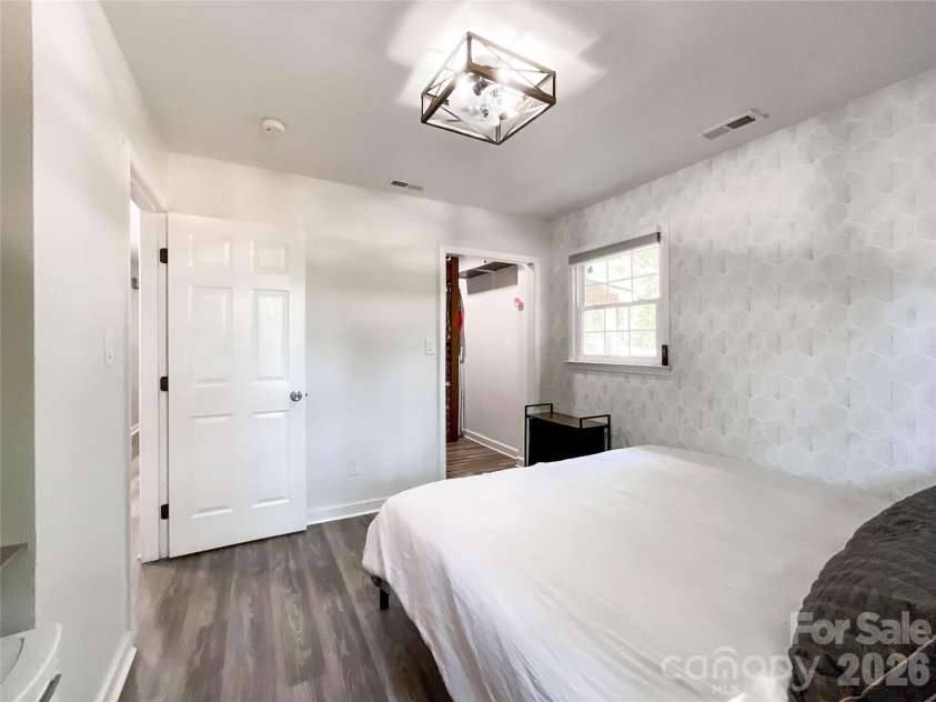 412 Secrest Avenue, Monroe, NC 28110.  MLS# CAR4426325, YatesRealty ID 52244. 