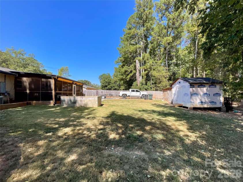 412 Secrest Avenue, Monroe, NC 28110.  MLS# CAR4426325, YatesRealty ID 52244. 