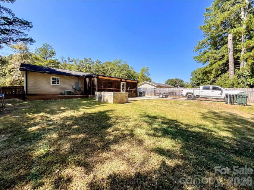 412 Secrest Avenue, Monroe, NC 28110.  MLS# CAR4426325, YatesRealty ID 52244. 