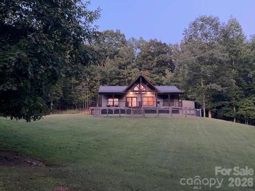 50 Devin Drive, Murphy, NC 28906.  MLS# CAR4426851, YatesRealty ID 52247. 