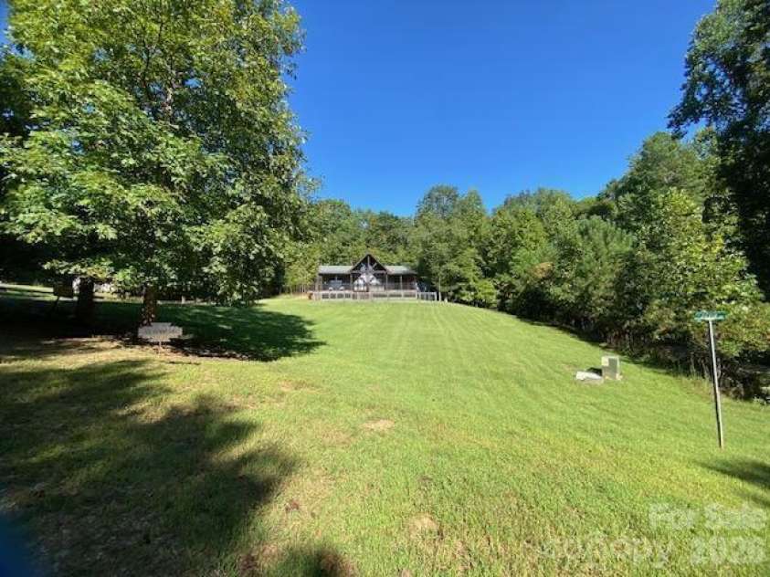 50 Devin Drive, Murphy, NC 28906.  MLS# CAR4426851, YatesRealty ID 52247. 