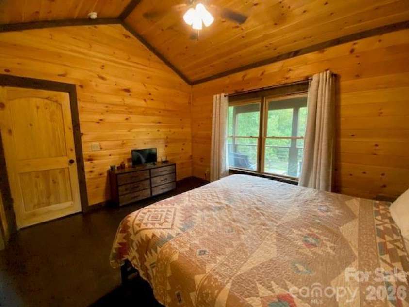 50 Devin Drive, Murphy, NC 28906.  MLS# CAR4426851, YatesRealty ID 52247. 