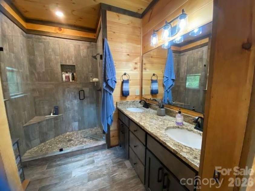 50 Devin Drive, Murphy, NC 28906.  MLS# CAR4426851, YatesRealty ID 52247. 