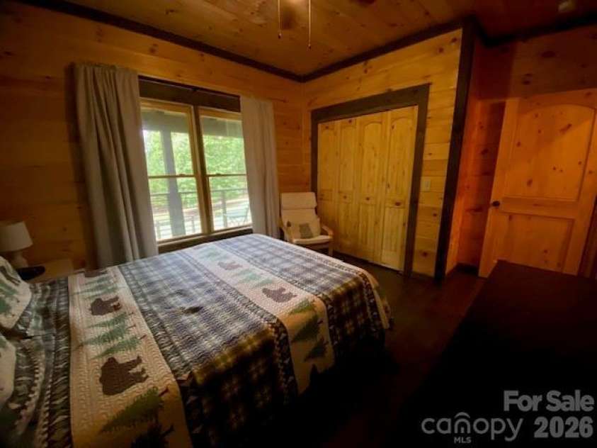 50 Devin Drive, Murphy, NC 28906.  MLS# CAR4426851, YatesRealty ID 52247. 
