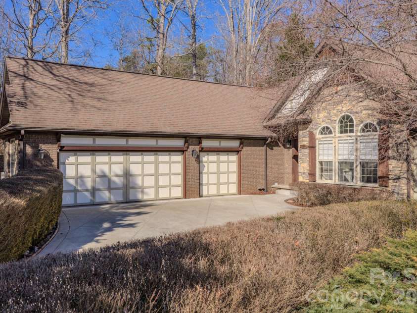 3975 Plantation Drive, Morganton, NC 28655.  MLS# CAR4354735, YatesRealty ID 5225. 