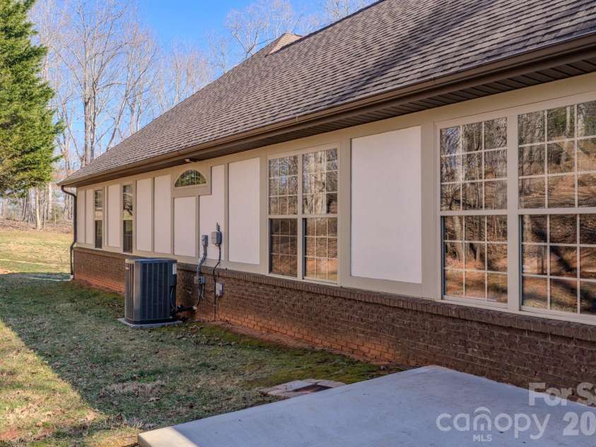 3975 Plantation Drive, Morganton, NC 28655.  MLS# CAR4354735, YatesRealty ID 5225. 