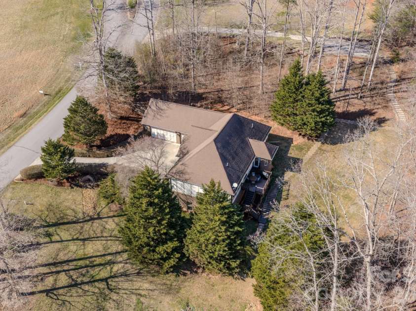 3975 Plantation Drive, Morganton, NC 28655.  MLS# CAR4354735, YatesRealty ID 5225. 