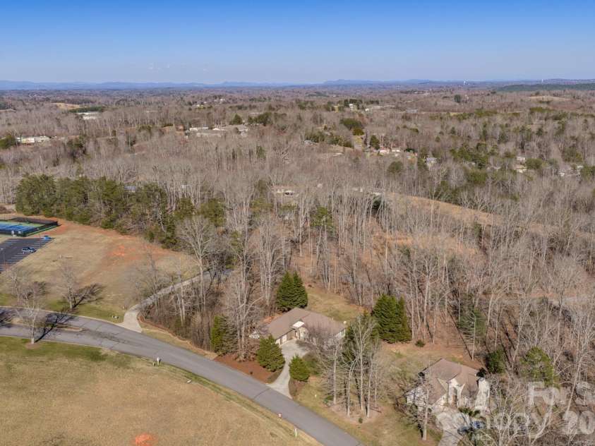 3975 Plantation Drive, Morganton, NC 28655.  MLS# CAR4354735, YatesRealty ID 5225. 