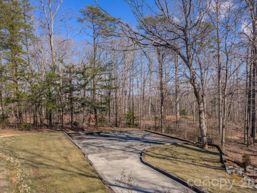 3975 Plantation Drive, Morganton, NC 28655.  MLS# CAR4354735, YatesRealty ID 5225. 