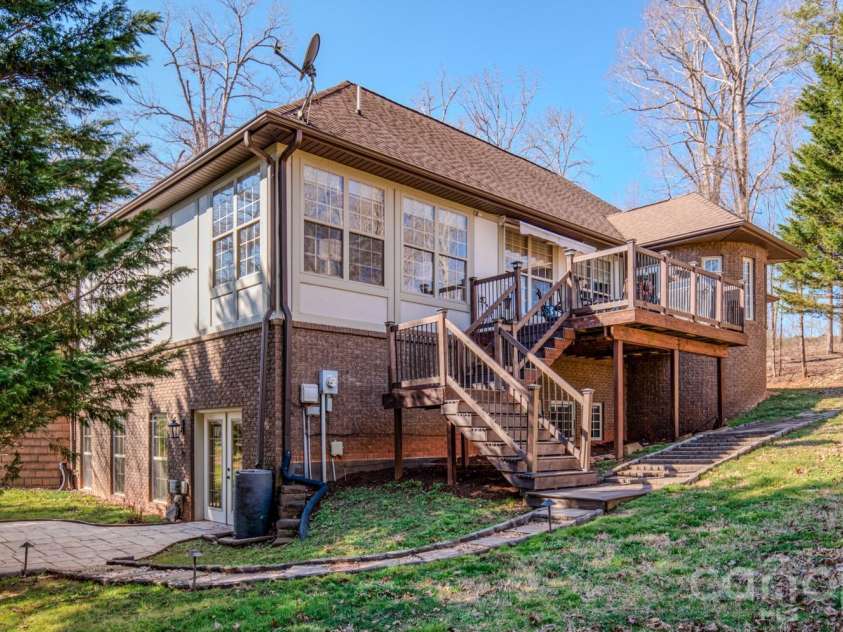 3975 Plantation Drive, Morganton, NC 28655.  MLS# CAR4354735, YatesRealty ID 5225. 