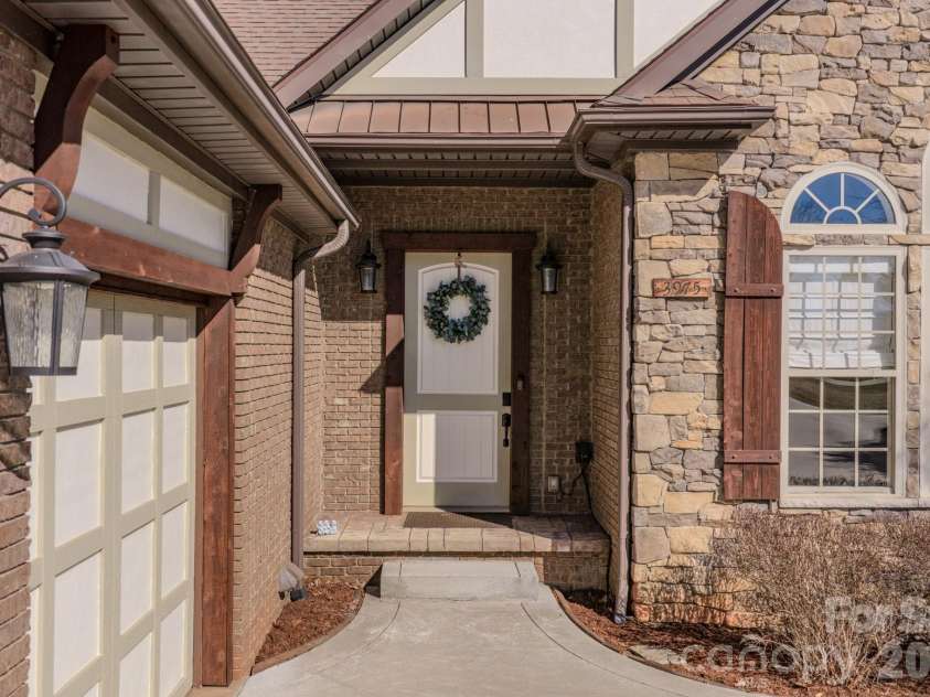 3975 Plantation Drive, Morganton, NC 28655.  MLS# CAR4354735, YatesRealty ID 5225. Front Entry