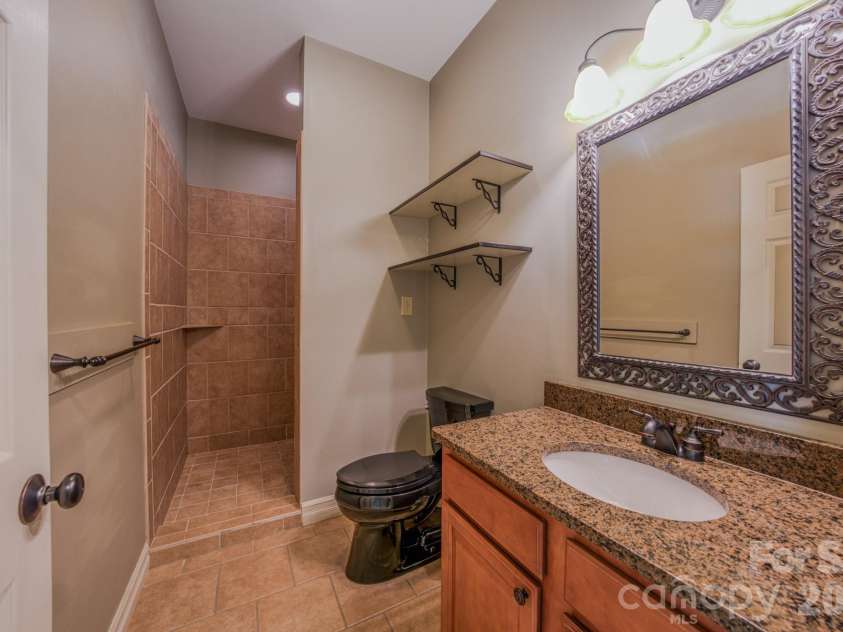 3975 Plantation Drive, Morganton, NC 28655.  MLS# CAR4354735, YatesRealty ID 5225. Full Bath Basement