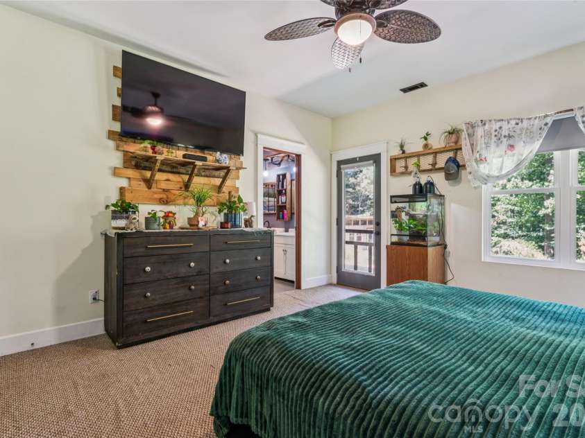 488 Hollywood Road, Moravian Falls, NC 28654.  MLS# CAR4426964, YatesRealty ID 52250. 
