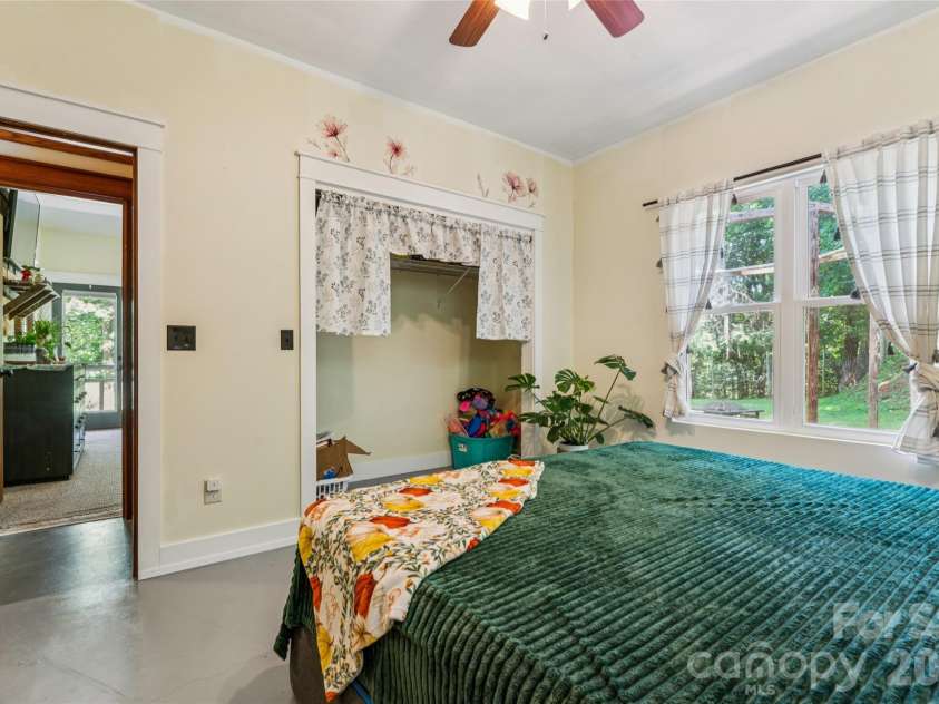 488 Hollywood Road, Moravian Falls, NC 28654.  MLS# CAR4426964, YatesRealty ID 52250. 