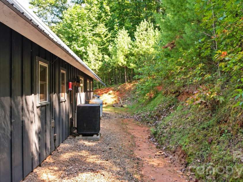 488 Hollywood Road, Moravian Falls, NC 28654.  MLS# CAR4426964, YatesRealty ID 52250. 
