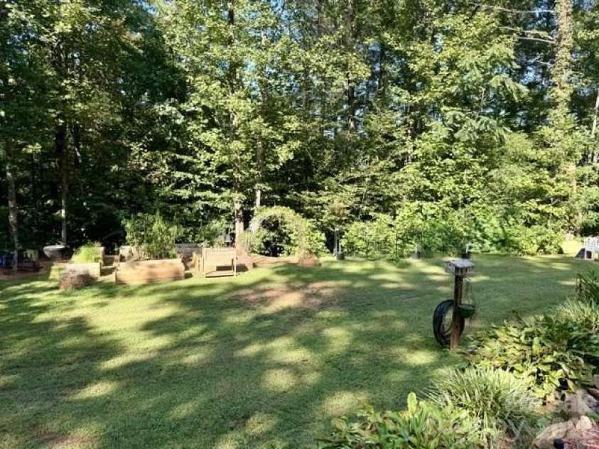 488 Hollywood Road, Moravian Falls, NC 28654.  MLS# CAR4426964, YatesRealty ID 52250. 