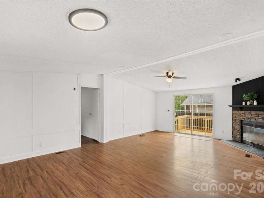 109 Puett Drive, Dallas, NC 28034.  MLS# CAR4426708, YatesRealty ID 52251. 