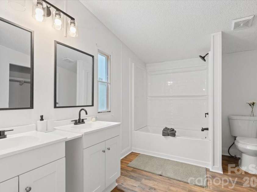 109 Puett Drive, Dallas, NC 28034.  MLS# CAR4426708, YatesRealty ID 52251. 