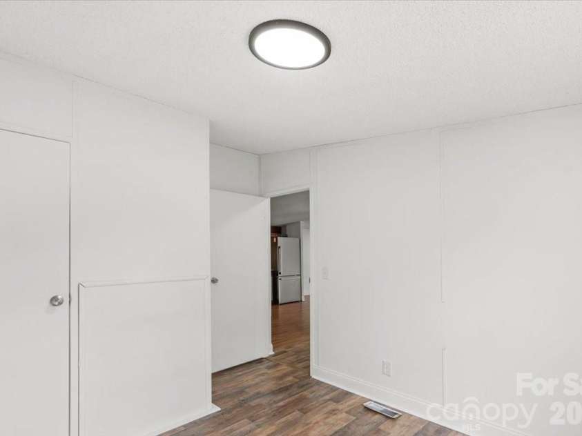 109 Puett Drive, Dallas, NC 28034.  MLS# CAR4426708, YatesRealty ID 52251. 