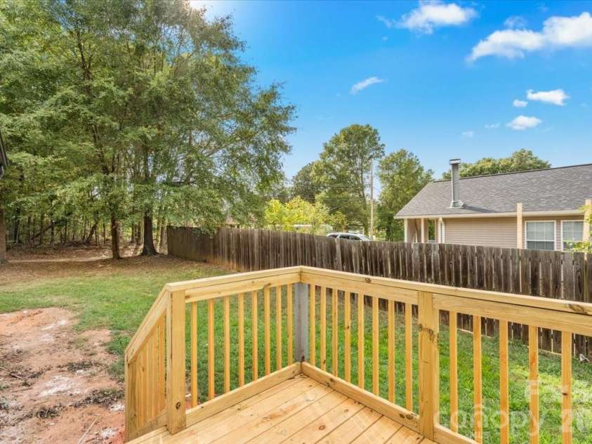 109 Puett Drive, Dallas, NC 28034.  MLS# CAR4426708, YatesRealty ID 52251. 