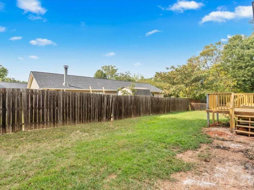109 Puett Drive, Dallas, NC 28034.  MLS# CAR4426708, YatesRealty ID 52251. 