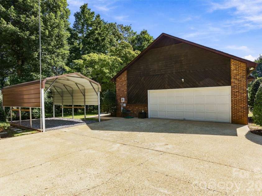 183 Mckinney Road, Marion, NC 28752.  MLS# CAR4425828, YatesRealty ID 52253. 