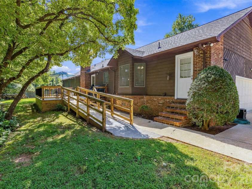 183 Mckinney Road, Marion, NC 28752.  MLS# CAR4425828, YatesRealty ID 52253. 