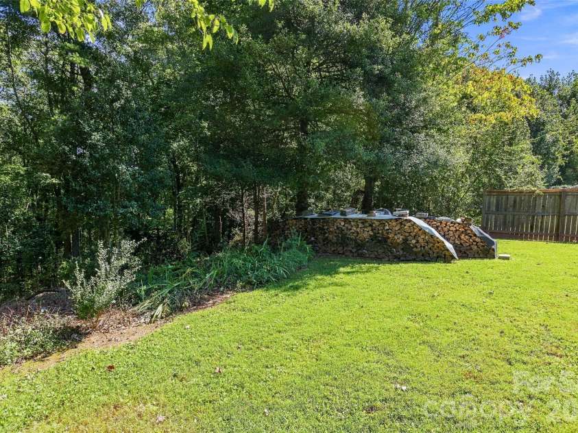 183 Mckinney Road, Marion, NC 28752.  MLS# CAR4425828, YatesRealty ID 52253. 