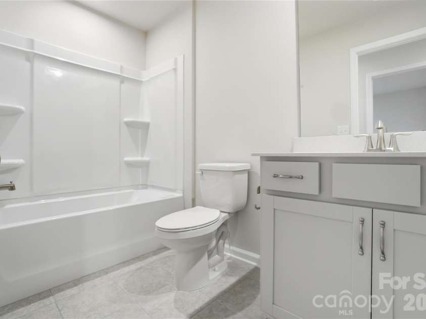 5212 Wyes Oak Lane, Charlotte, NC 28269.  MLS# CAR4427128, YatesRealty ID 52254. PHOTOS ARE REPRESENTATIVE
